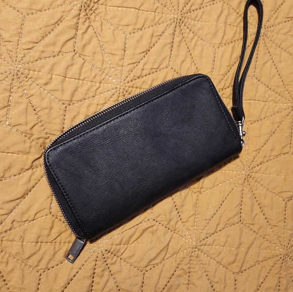 Cinched leather wristlet NWOT - Picture 3 of 4